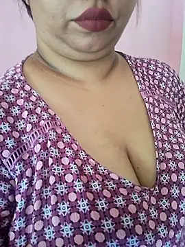 Ravina patil1 online show from April 30, 2026, 9:27 am