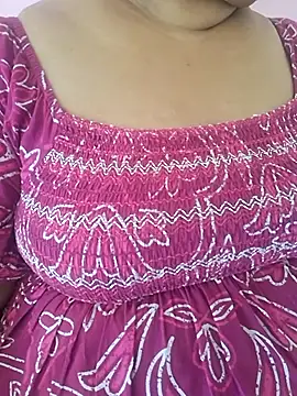 Snapshot of Ravina_patil1 chatting on May 14, 2026, 5:26 am Ravina patil1 online show from May 14, 2026, 5:26 am