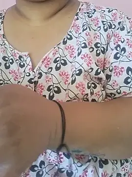 Snapshot of Ravina_patil1 chatting on June 5, 2026, 5:56 am Ravina patil1 online show from June 5, 2026, 5:56 am