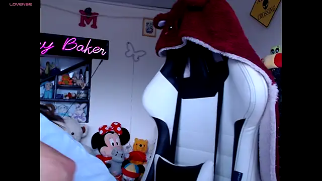 ValeryBaker  online show from November 6, 2025, 4:44 pm