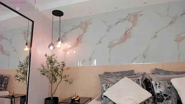 SteffanyBeck online show from April 9, 2026, 11:16 am