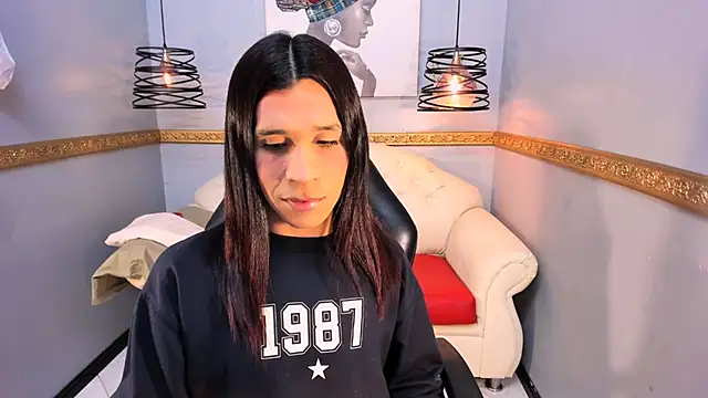 SaraSofia44 online show from December 5, 2025, 3:54 pm