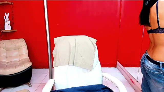 SaraSofia44 online show from February 18, 2026, 12:52 am