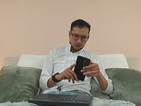 andy loverxx online show from March 29, 2026, 12:45 am