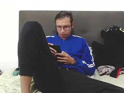 andy loverxx online show from February 8, 2026, 1:36 am