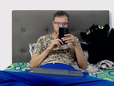 andy loverxx online show from February 22, 2026, 12:02 am