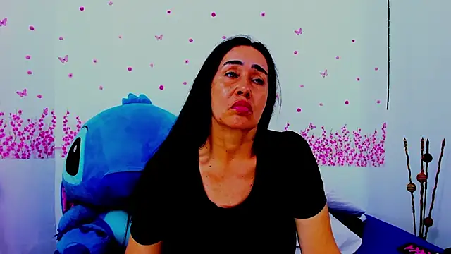 Snapshot of HorniestMilf chatting on June 14, 2026, 7:15 pm HorniestMilf online show from June 14, 2026, 7:15 pm