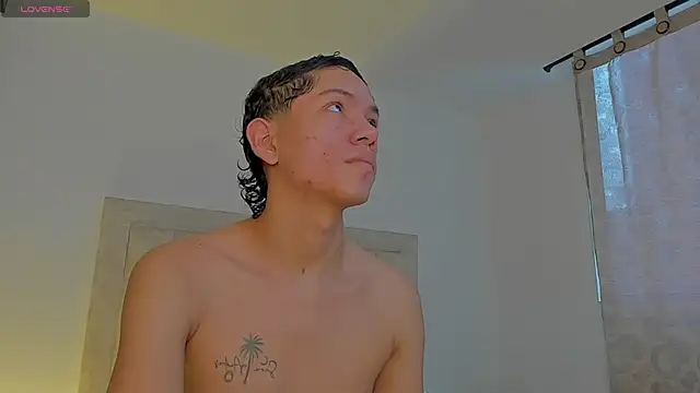 JulianRose 1 online show from September 18, 2025, 11:46 am