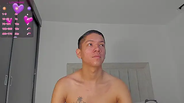 Snapshot of JulianRose_1 chatting on February 19, 2026, 11:18 am JulianRose 1 online show from February 19, 2026, 11:18 am