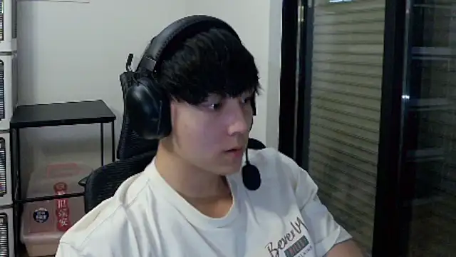 Snapshot of Tkcqcc chatting on February 25, 2026, 1:33 pm Tkcqcc online show from February 25, 2026, 1:33 pm