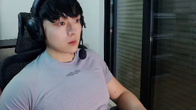 Snapshot of Tkcqcc chatting on February 24, 2026, 12:17 pm Tkcqcc online show from February 24, 2026, 12:17 pm