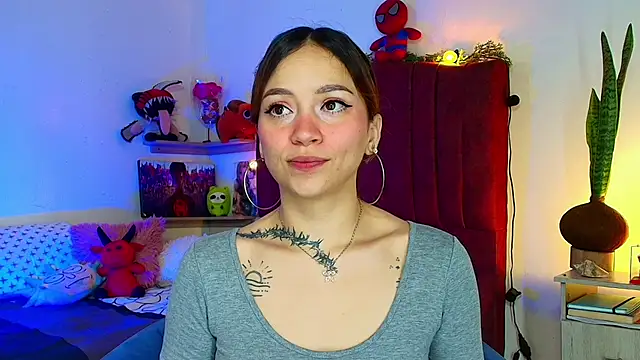 alisson zafiro  online show from March 9, 2026, 3:10 am