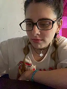 Snapshot of FlorBich chatting on April 24, 2026, 6:54 pm FlorBich online show from April 24, 2026, 6:54 pm