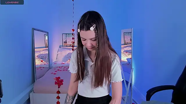 Lil Amelie online show from February 10, 2025, 1:44 pm