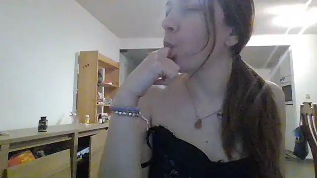 JasmineGlamour online show from April 7, 2026, 6:54 pm