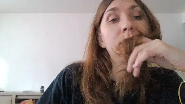 JasmineGlamour online show from April 8, 2026, 5:25 pm