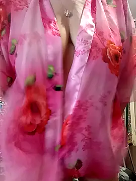 Snapshot of FantasyMichelle chatting on April 4, 2026, 3:18 pm FantasyMichelle online show from April 4, 2026, 3:18 pm