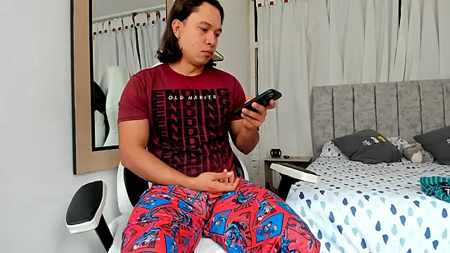 Valerioe online show from October 22, 2025, 1:54 pm