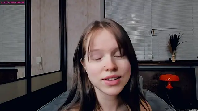 Snapshot of NicoleSkyt chatting on February 16, 2025, 4:32 pm NicoleSkyt online show from February 16, 2025, 4:32 pm