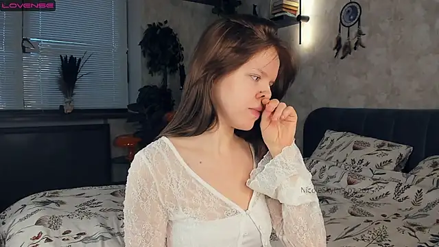 Snapshot of NicoleSkyt chatting on February 13, 2025, 5:58 am NicoleSkyt online show from February 13, 2025, 5:58 am