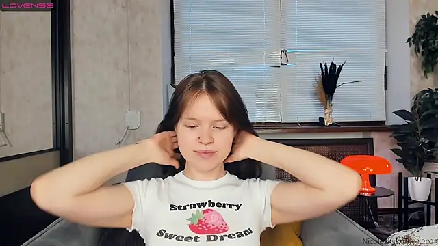 Snapshot of NicoleSkyt chatting on February 8, 2025, 1:22 pm NicoleSkyt online show from February 8, 2025, 1:22 pm