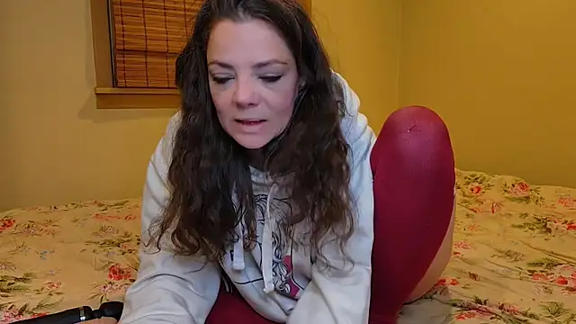 MiaElizabeth online show from December 2, 2025, 11:01 am