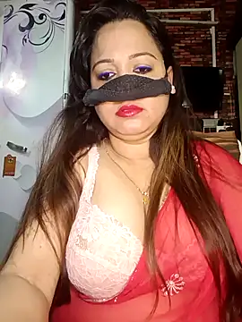 albelasummi702 online show from April 7, 2026, 11:39 pm