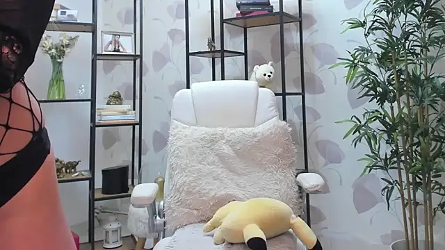 Smileyelyourgf online show from April 17, 2026, 7:49 pm