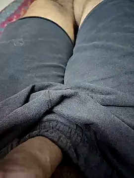 SplitPrestige19 online show from February 11, 2026, 7:36 pm