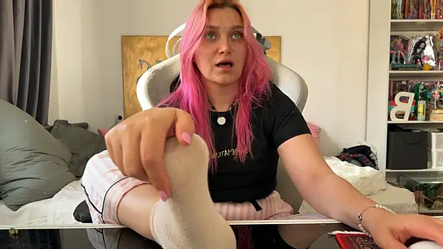 Snapshot of unicornsfeet chatting on June 19, 2026, 3:40 pm unicornsfeet online show from June 19, 2026, 3:40 pm