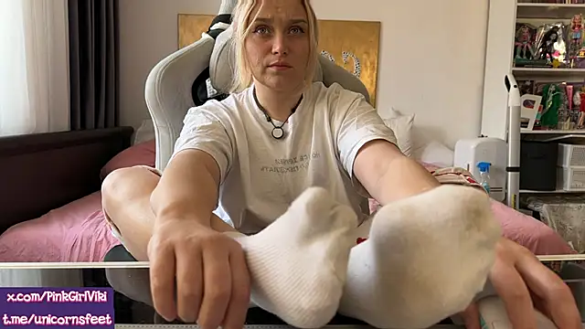 unicornsfeet online show from April 9, 2026, 9:59 am