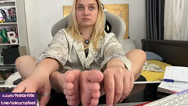 Snapshot of unicornsfeet chatting on April 29, 2026, 5:30 pm unicornsfeet online show from April 29, 2026, 5:30 pm
