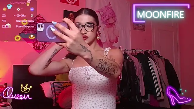 moonfiredancer online show from April 30, 2026, 2:51 am