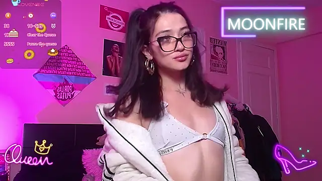 moonfiredancer online show from May 4, 2026, 12:58 am
