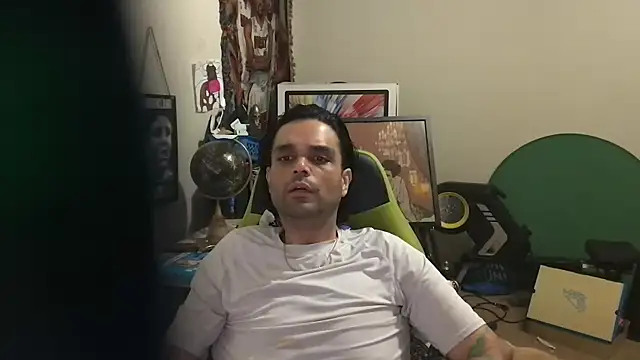 Snapshot of GForceSavage chatting on May 9, 2026, 3:10 am GForceSavage online show from May 9, 2026, 3:10 am