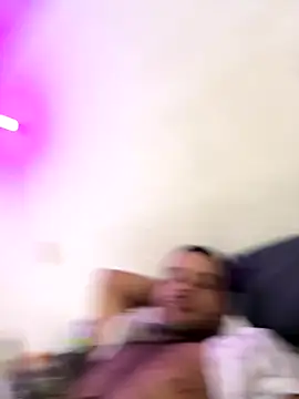 Snapshot of kevinbolena chatting on November 14, 2025, 7:06 pm kevinbolena online show from November 14, 2025, 7:06 pm