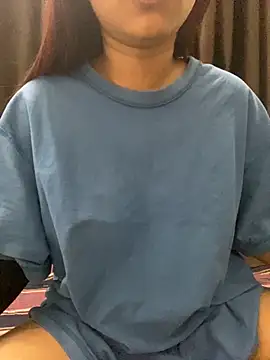 Mia 656 online show from November 12, 2025, 4:27 am