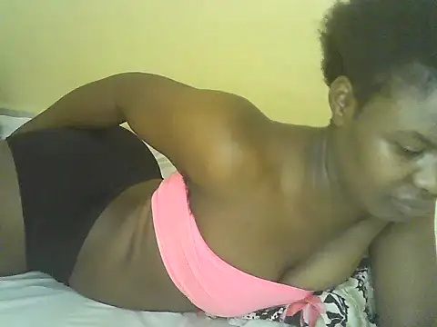 Snapshot of princess-maira chatting on June 26, 2026, 8:09 am princess-maira online show from June 26, 2026, 8:09 am