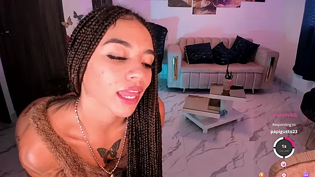 Snapshot of pretty_pettite chatting on February 9, 2025, 8:24 pm pretty pettite online show from February 9, 2025, 8:24 pm