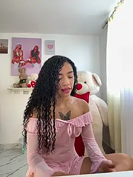 pretty pettite online show from May 17, 2026, 3:34 pm