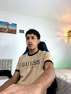 Snapshot of Ostin18hot chatting on December 5, 2025, 4:22 am Ostin18hot online show from December 5, 2025, 4:22 am