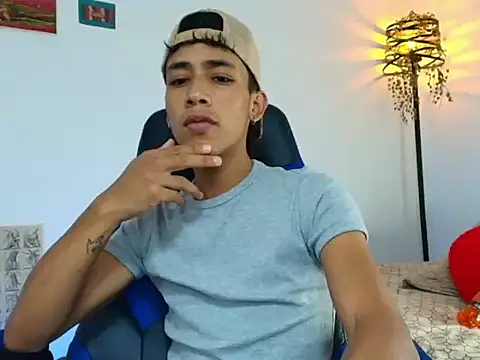 Snapshot of Ostin18hot chatting on November 30, 2025, 1:50 am Ostin18hot online show from November 30, 2025, 1:50 am