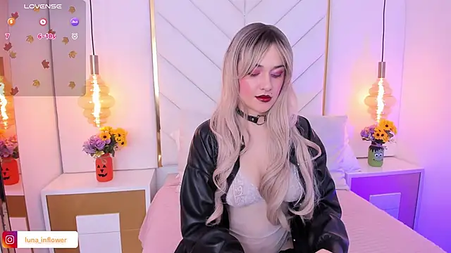 Flor delunaa online show from October 27, 2025, 12:39 pm