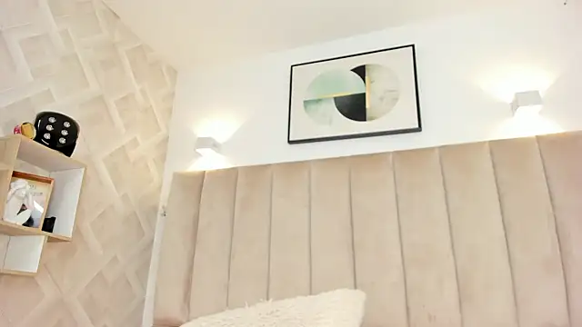 Anniie Queen online show from April 4, 2026, 4:08 am