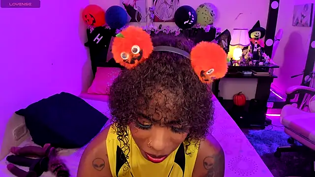 Snapshot of kary_bunny3 chatting on October 11, 2025, 6:03 am kary bunny3 online show from October 11, 2025, 6:03 am