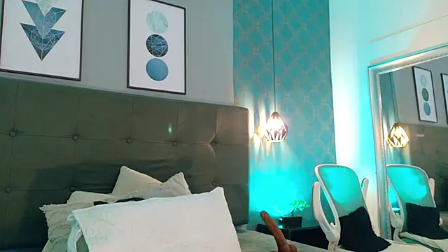 AmbarRoberts  online show from February 26, 2026, 1:11 pm