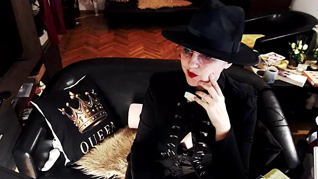 Snapshot of Imperatriza chatting on April 27, 2026, 7:12 pm Imperatriza online show from April 27, 2026, 7:12 pm