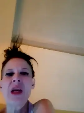 Snapshot of michele462 chatting on September 30, 2025, 9:37 am michele462 online show from September 30, 2025, 9:37 am