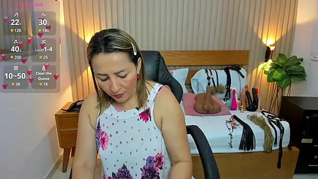 luciana ballesteros  online show from February 10, 2026, 12:37 pm