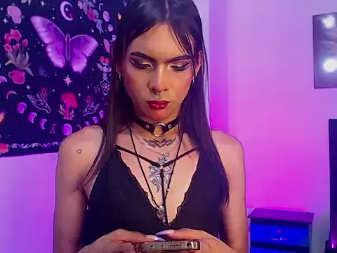 lilithnyx333 online show from April 11, 2026, 1:57 am